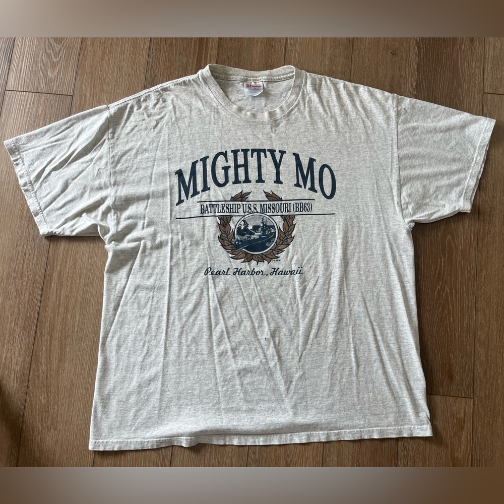 Vintage Mighty Mo Pearl Harbor, Hawaii Hanes T-shirt Size XXL